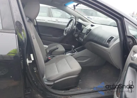 2017 Kia Forte Lx z USA, uszkodzony, nr VIN 3KPFK4A77HE031160